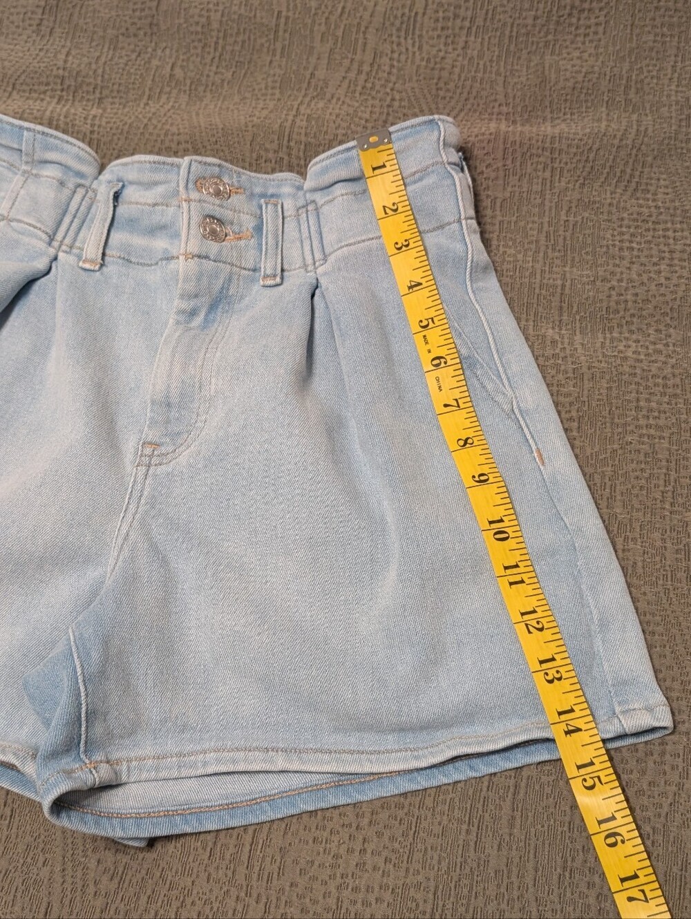 Express Midi Super High Rise Paperbag Denim Shorts Size 2 Light Wash - Picture 5 of 10